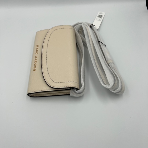 NWT MARC JACOBS Wallet crossbody Bag in Marshmallow color - Picture 2 of 6